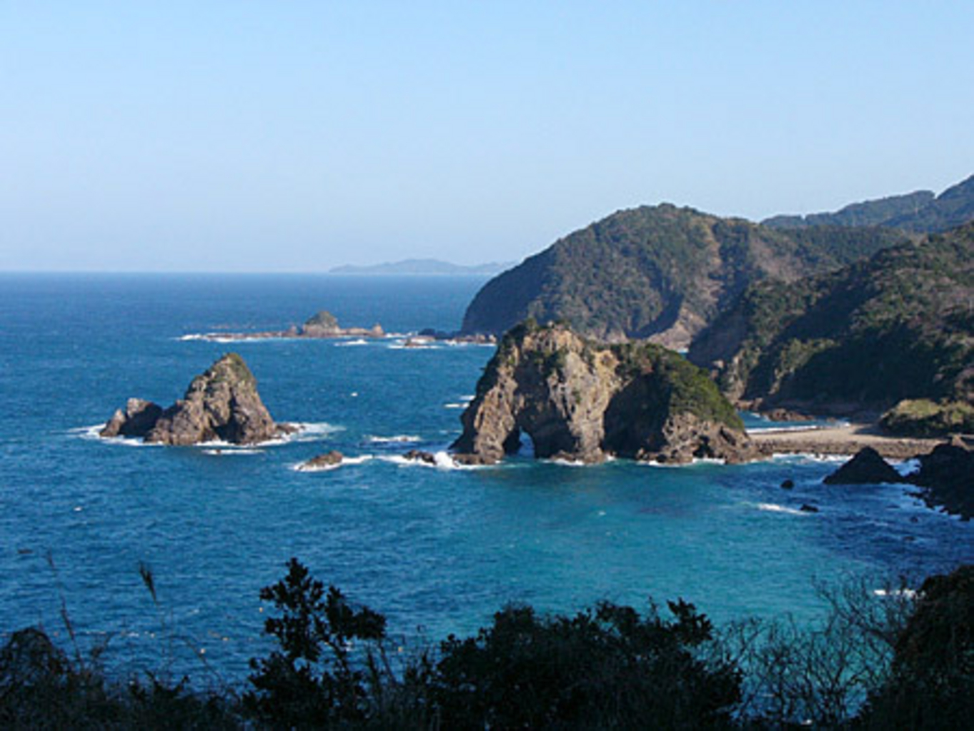 象さん岩と天草の海岸風景