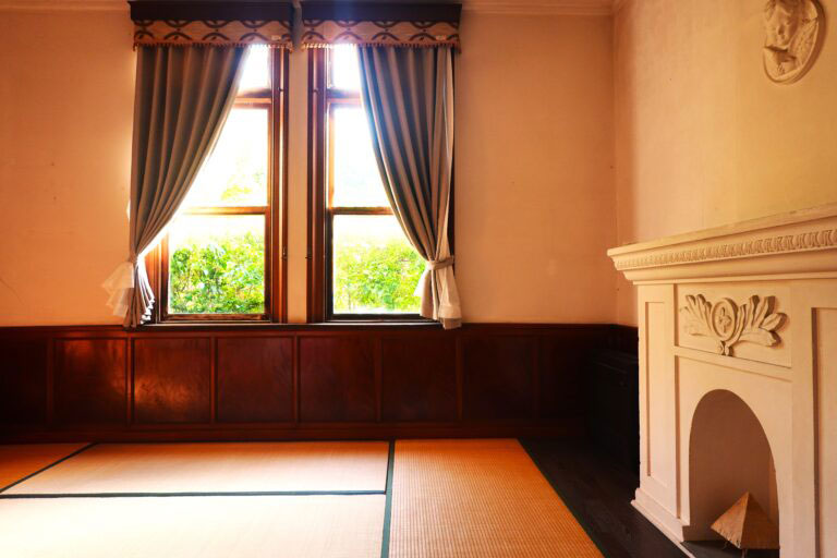 旅館白磯の洋館1F客室（和洋室）