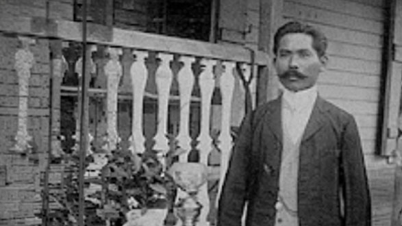 白磯の原点となった赤崎伝三郎の人物写真